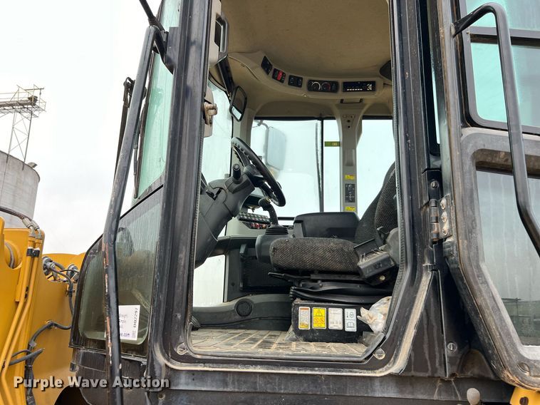 image for item DQ2297 2017 Caterpillar 926M  wheel loader
