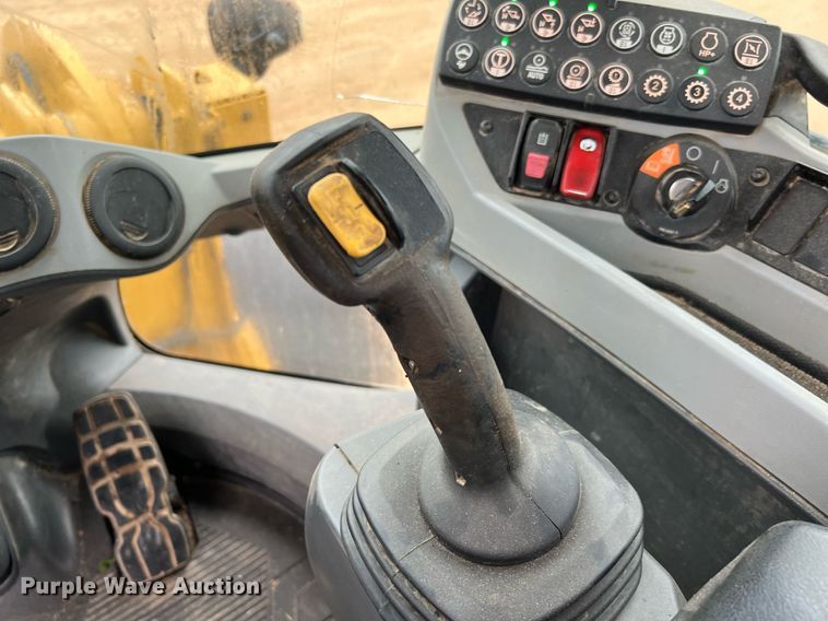 image for item DQ2297 2017 Caterpillar 926M  wheel loader