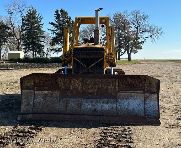 image for item DQ7391 1993 John Deere 850B  dozer