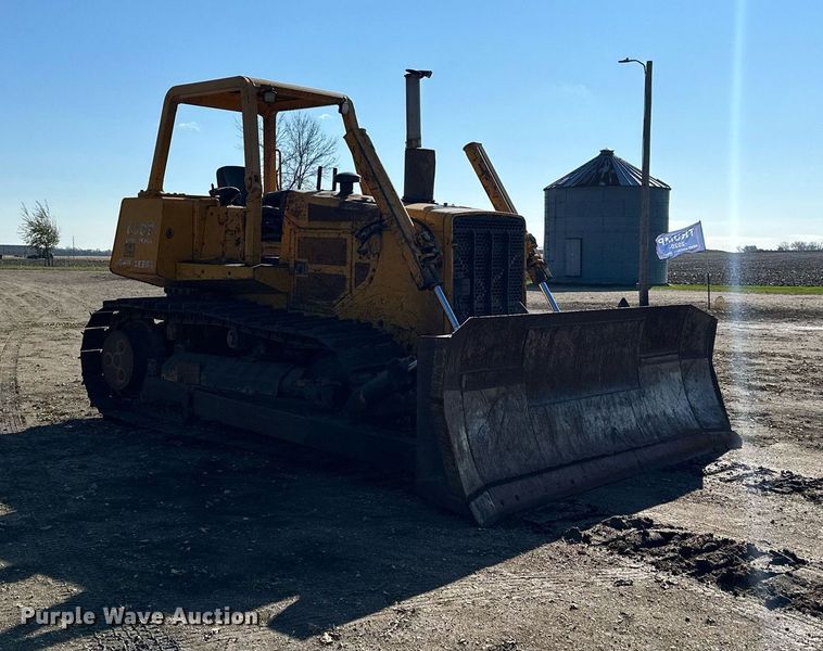 image for item DQ7391 1993 John Deere 850B  dozer