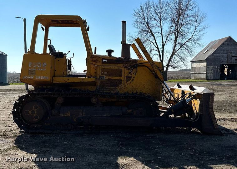 image for item DQ7391 1993 John Deere 850B  dozer