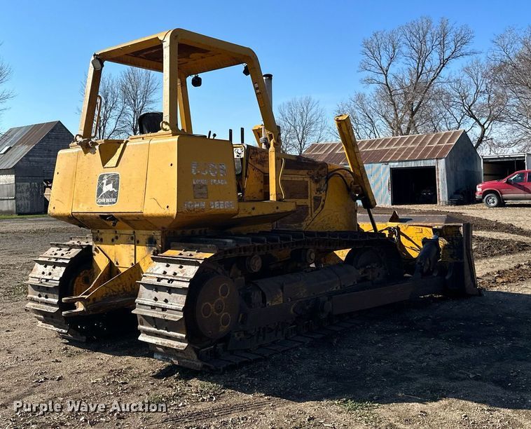 image for item DQ7391 1993 John Deere 850B  dozer