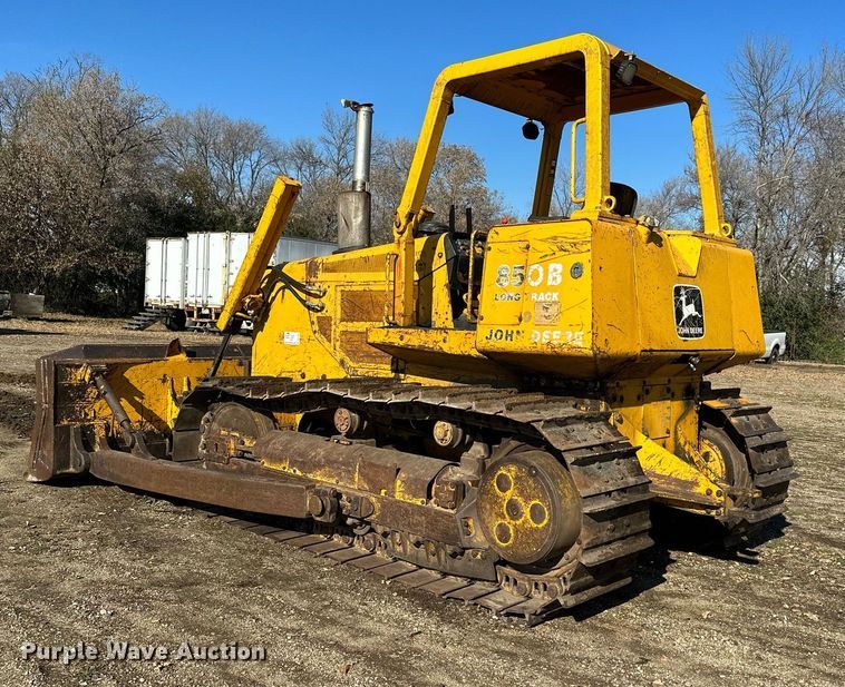 image for item DQ7391 1993 John Deere 850B  dozer