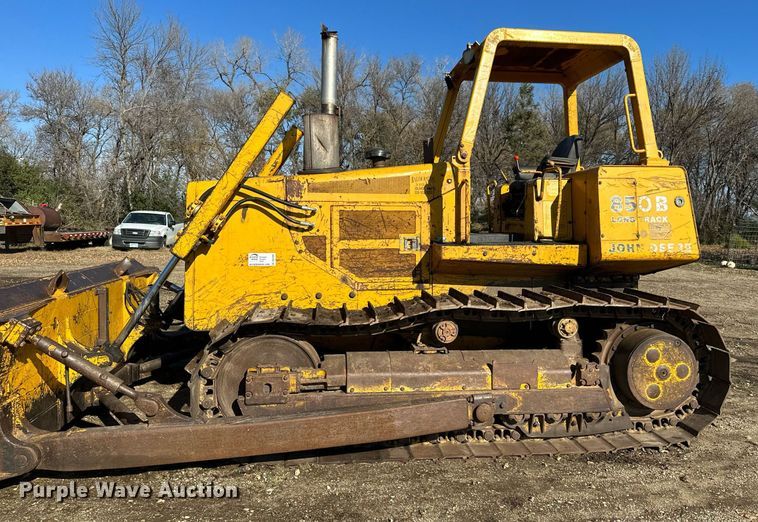 image for item DQ7391 1993 John Deere 850B  dozer