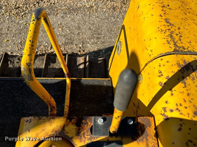 image for item DQ7391 1993 John Deere 850B  dozer