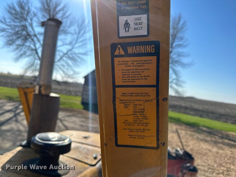 image for item DQ7391 1993 John Deere 850B  dozer