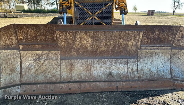 image for item DQ7391 1993 John Deere 850B  dozer