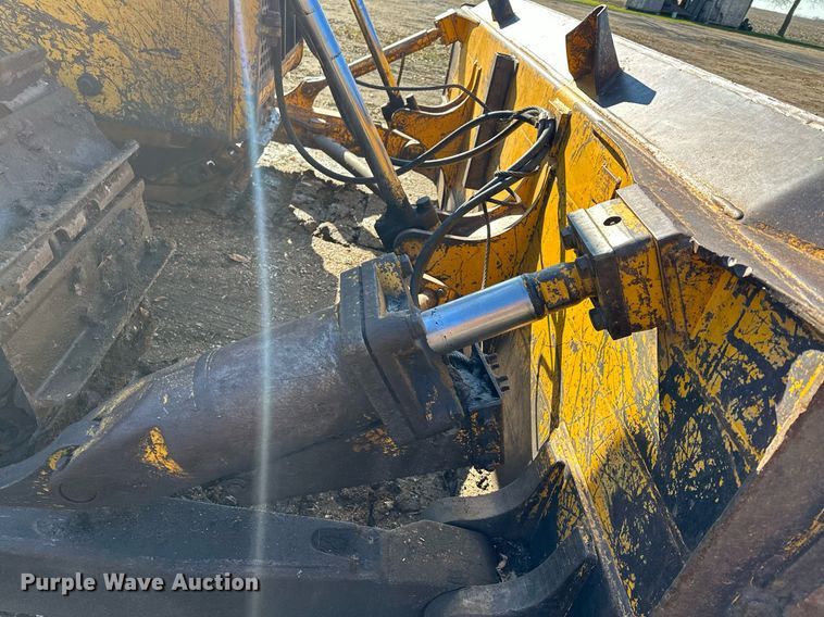 image for item DQ7391 1993 John Deere 850B  dozer