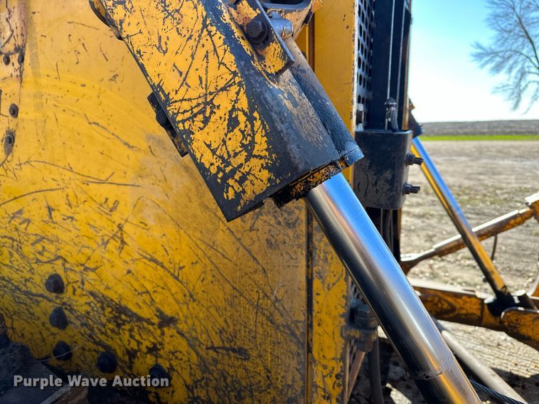 image for item DQ7391 1993 John Deere 850B  dozer