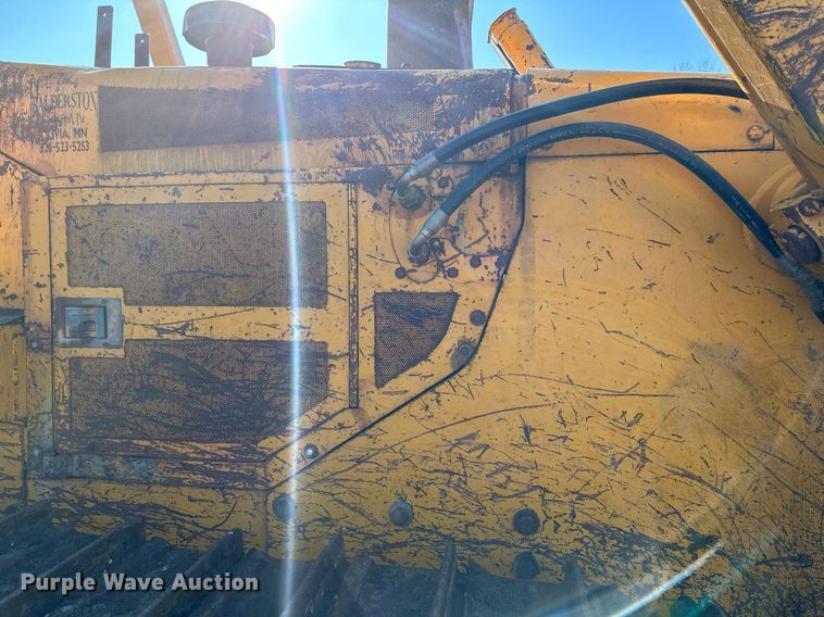 image for item DQ7391 1993 John Deere 850B  dozer