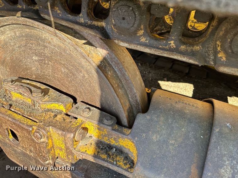 image for item DQ7391 1993 John Deere 850B  dozer