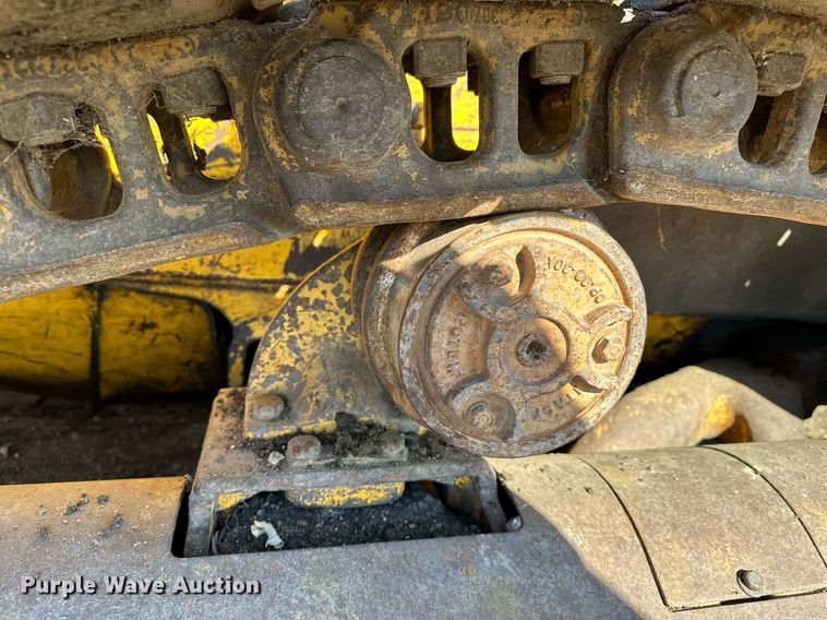 image for item DQ7391 1993 John Deere 850B  dozer