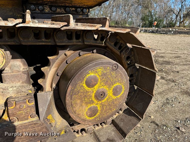 image for item DQ7391 1993 John Deere 850B  dozer