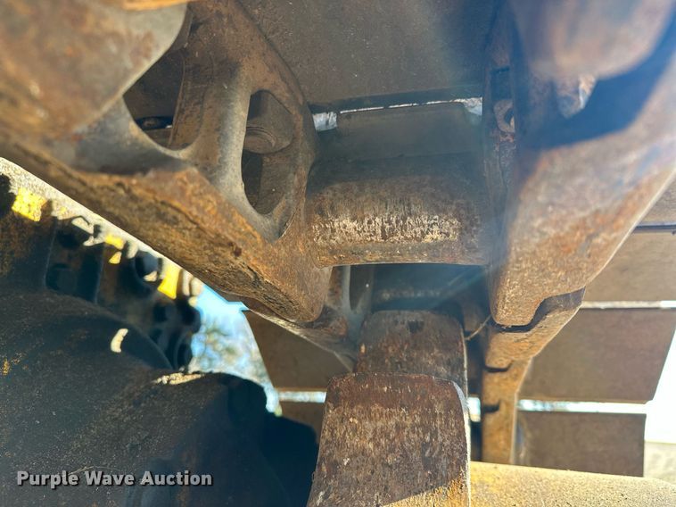 image for item DQ7391 1993 John Deere 850B  dozer