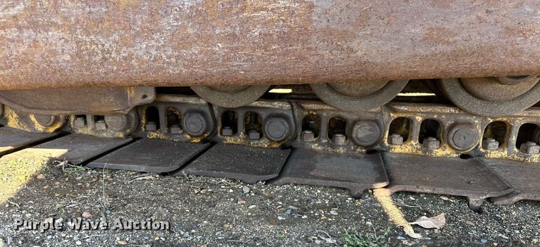 image for item DQ7391 1993 John Deere 850B  dozer