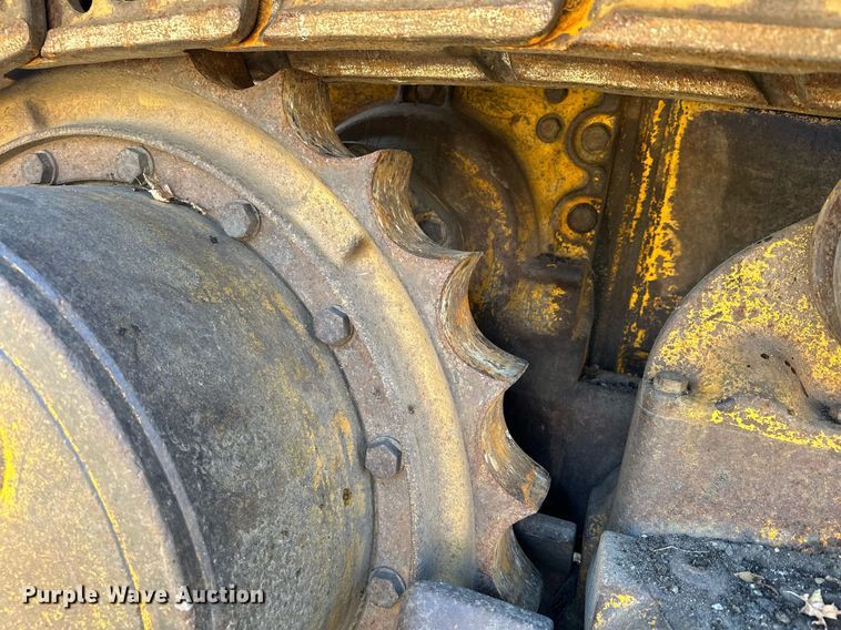 image for item DQ7391 1993 John Deere 850B  dozer