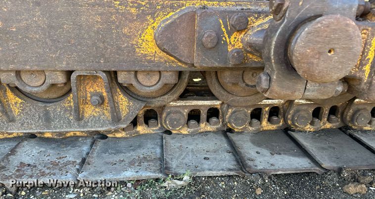 image for item DQ7391 1993 John Deere 850B  dozer