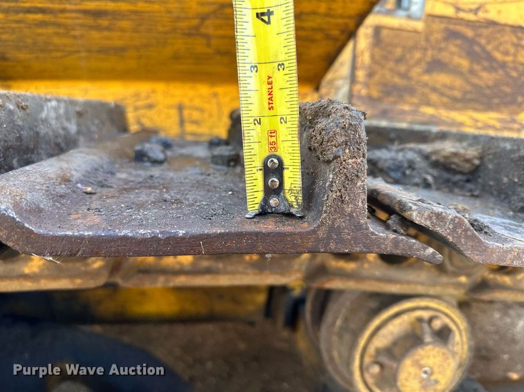 image for item DQ7391 1993 John Deere 850B  dozer