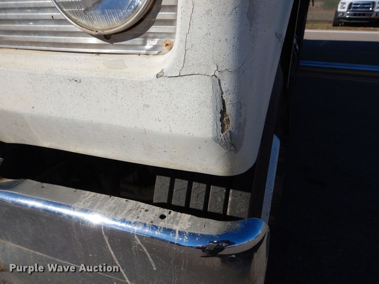 image for item DR5814 1988 Mack  dump truck