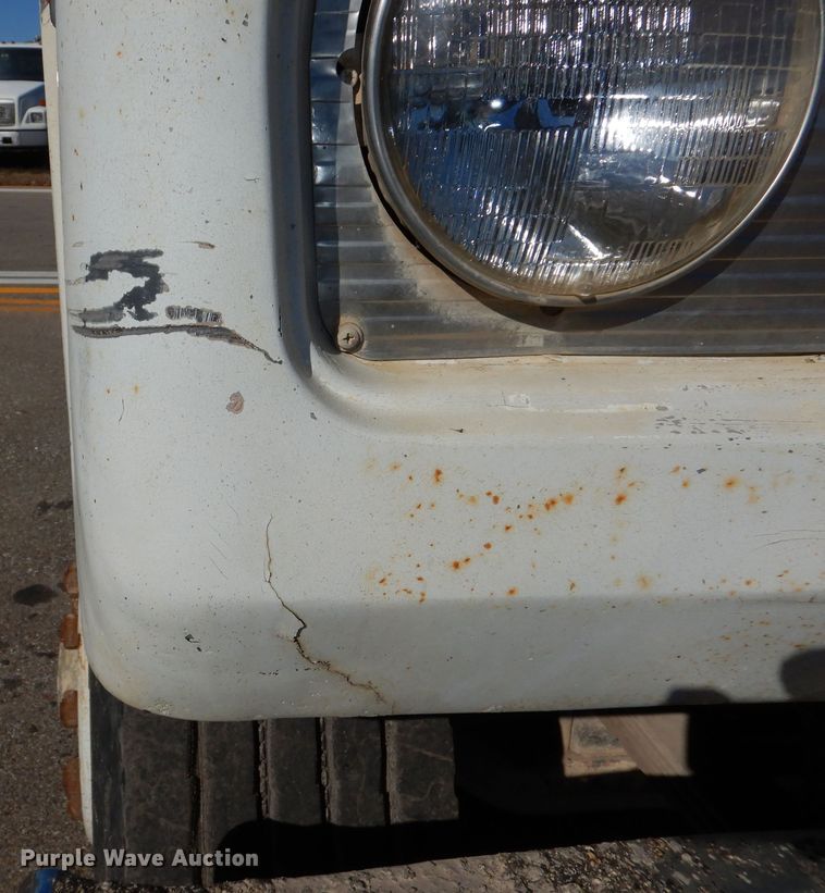 image for item DR5814 1988 Mack  dump truck