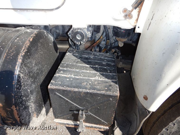 image for item DR5814 1988 Mack  dump truck