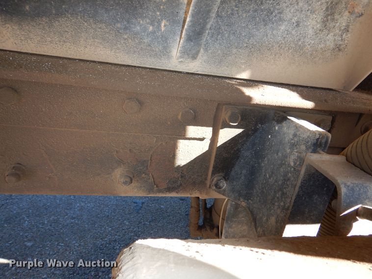 image for item DR5814 1988 Mack  dump truck