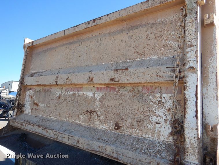 image for item DR5814 1988 Mack  dump truck