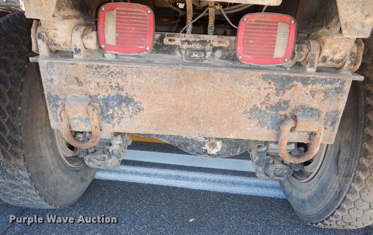 image for item DR5814 1988 Mack  dump truck