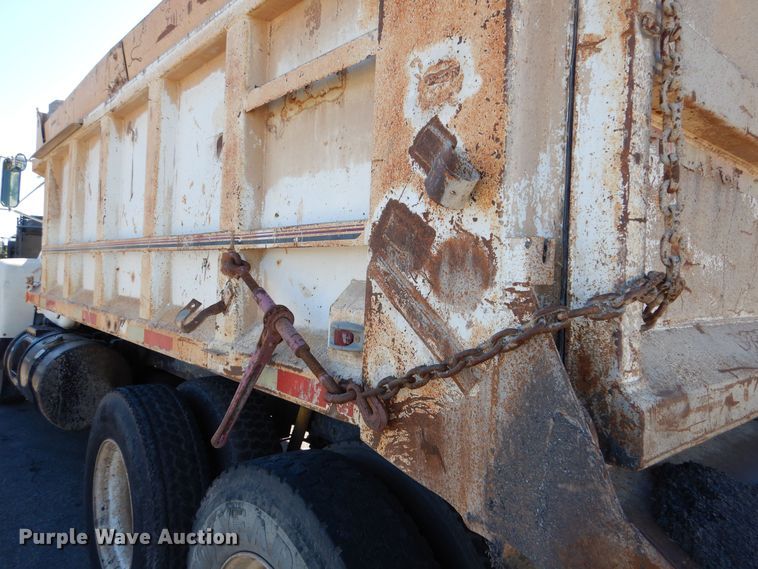 image for item DR5814 1988 Mack  dump truck