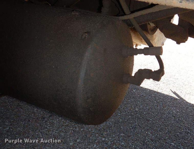 image for item DR5814 1988 Mack  dump truck