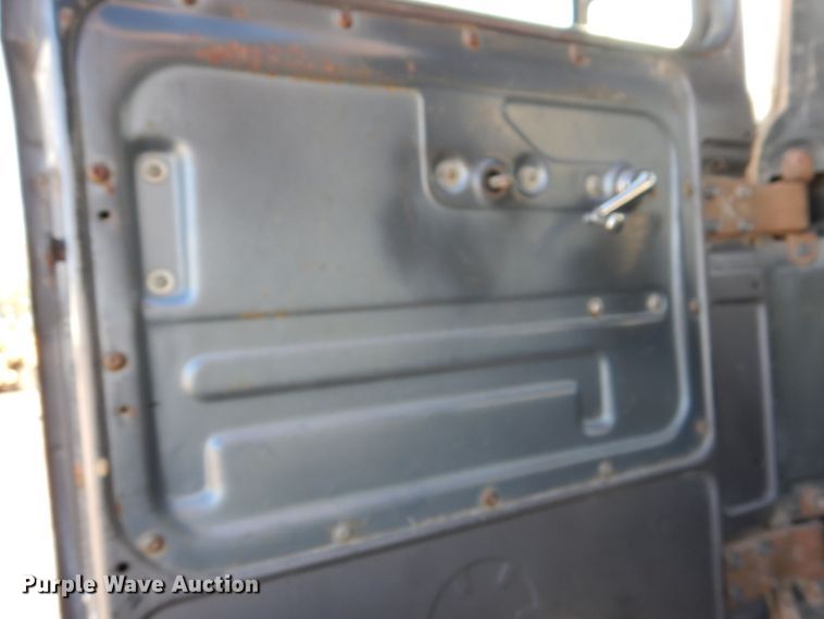 image for item DR5814 1988 Mack  dump truck