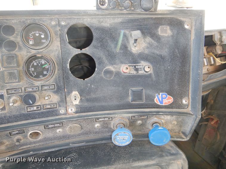 image for item DR5814 1988 Mack  dump truck