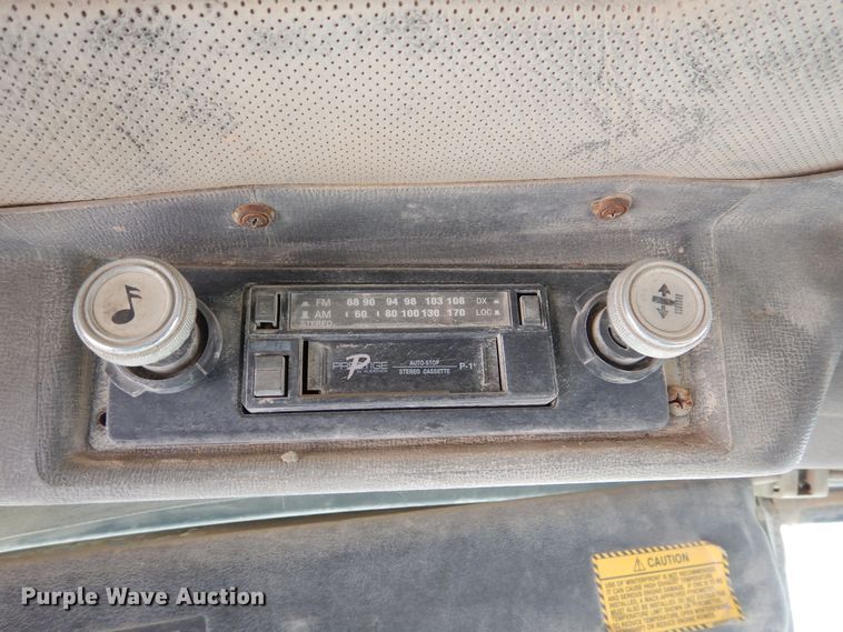 image for item DR5814 1988 Mack  dump truck