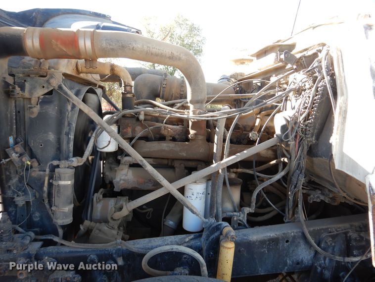 image for item DR5814 1988 Mack  dump truck