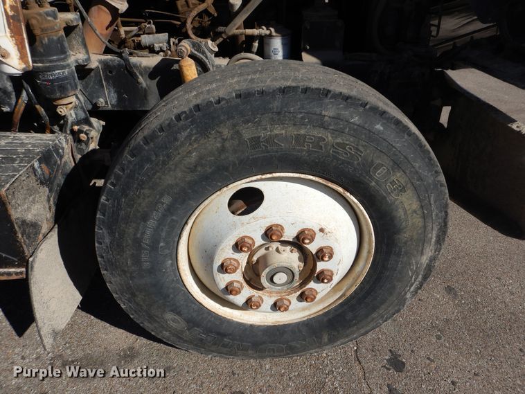 image for item DR5814 1988 Mack  dump truck