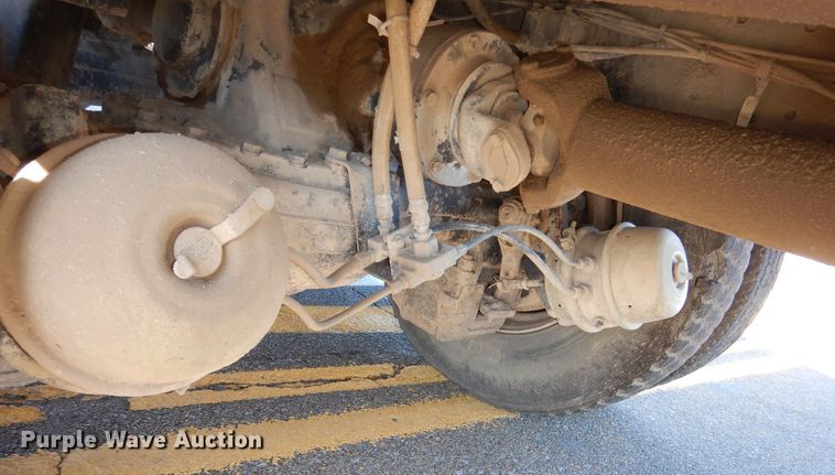 image for item DR5814 1988 Mack  dump truck