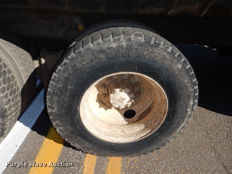 image for item DR5814 1988 Mack  dump truck