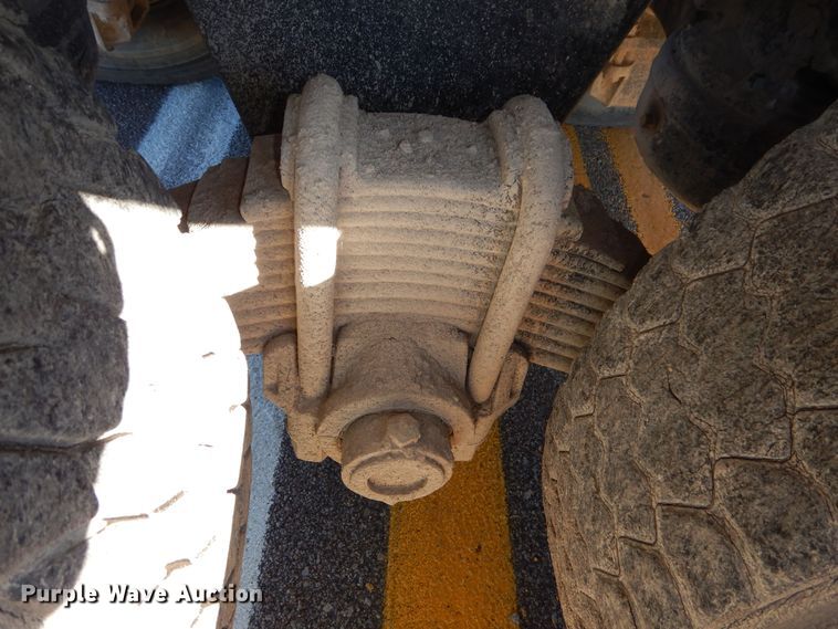 image for item DR5814 1988 Mack  dump truck