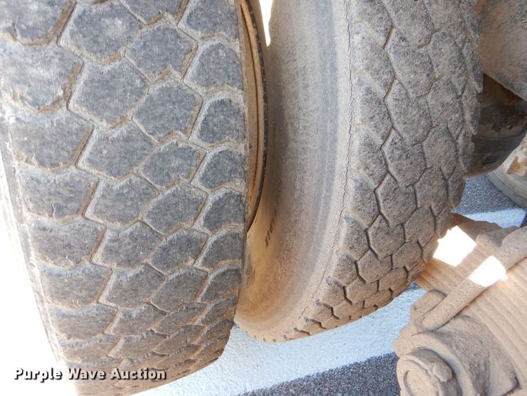 image for item DR5814 1988 Mack  dump truck