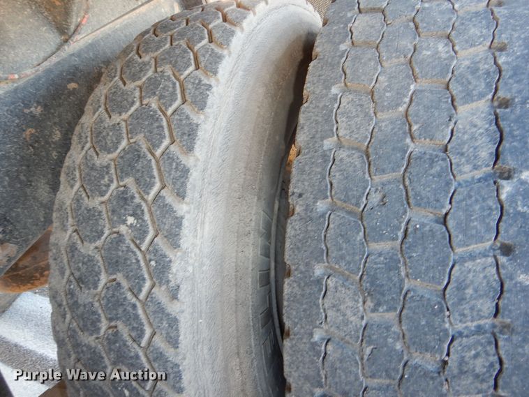 image for item DR5814 1988 Mack  dump truck