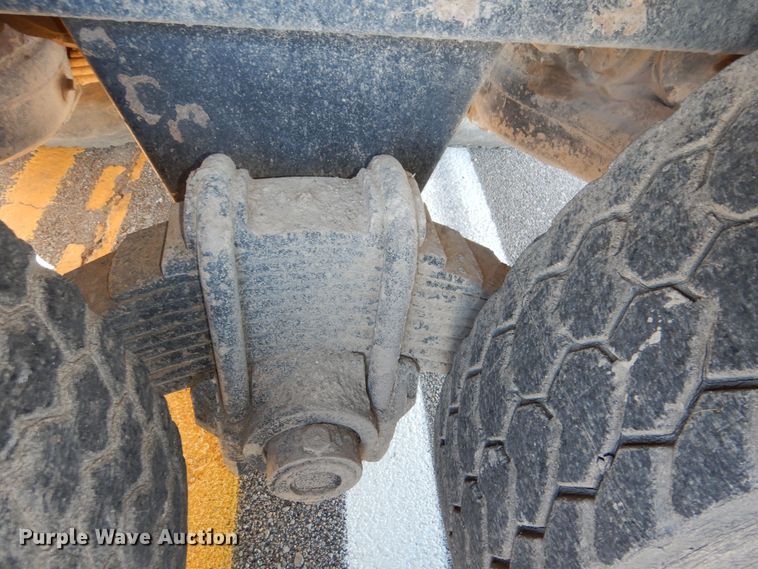 image for item DR5814 1988 Mack  dump truck