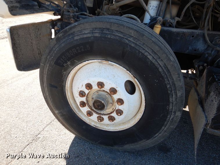 image for item DR5814 1988 Mack  dump truck