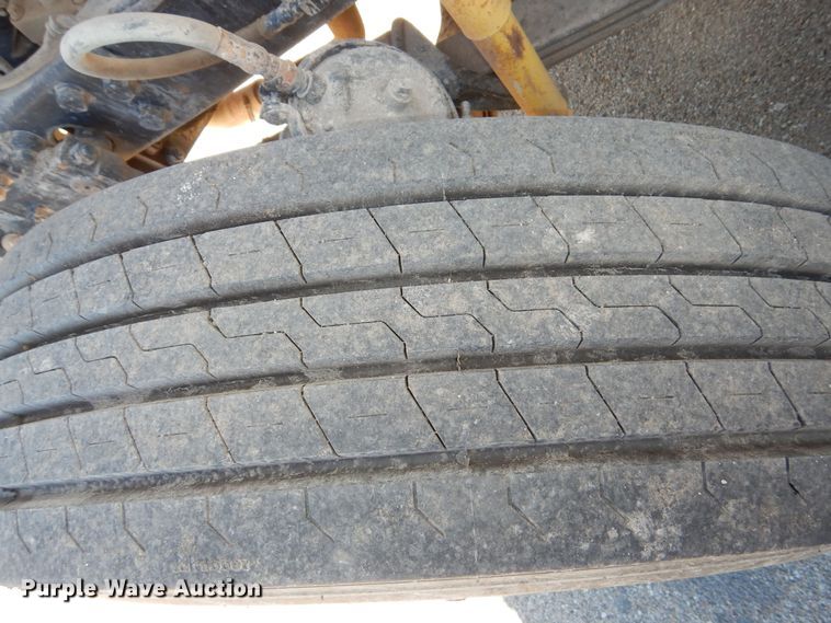 image for item DR5814 1988 Mack  dump truck