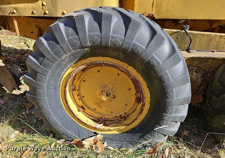 image for item DR5852 Caterpillar  motor grader