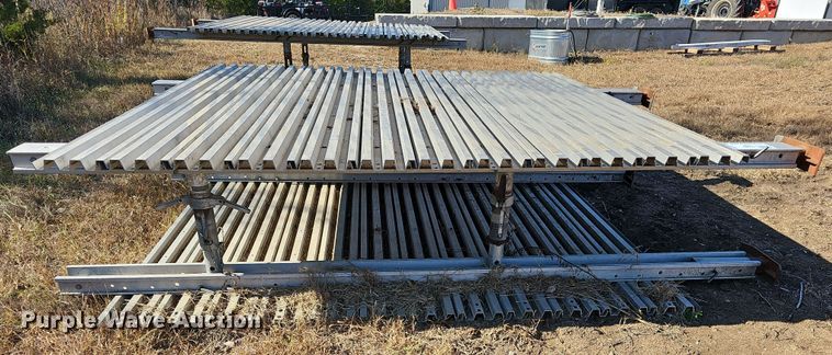 image for item DR5886 Trench box