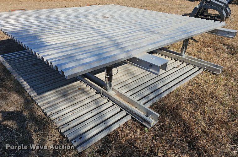 image for item DR5886 Trench box