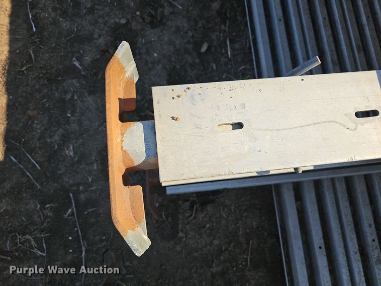 image for item DR5886 Trench box