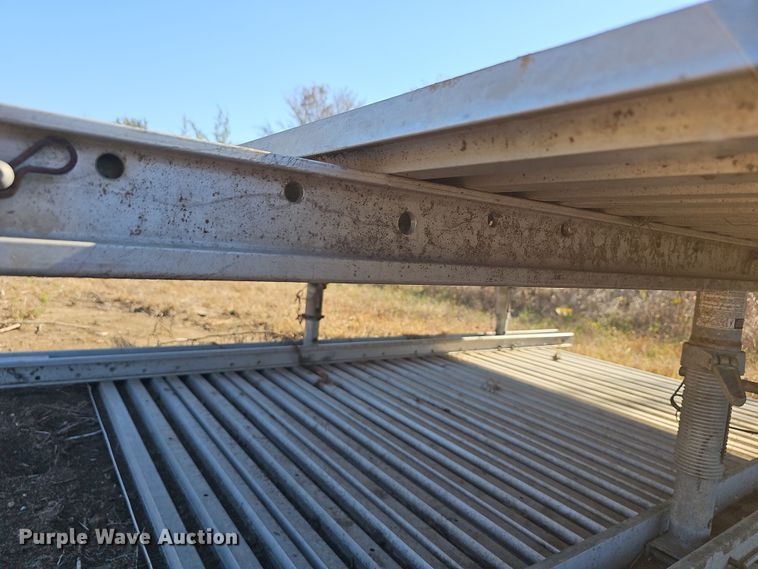 image for item DR5886 Trench box