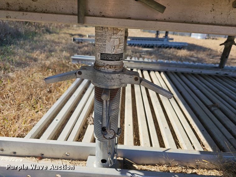 image for item DR5886 Trench box