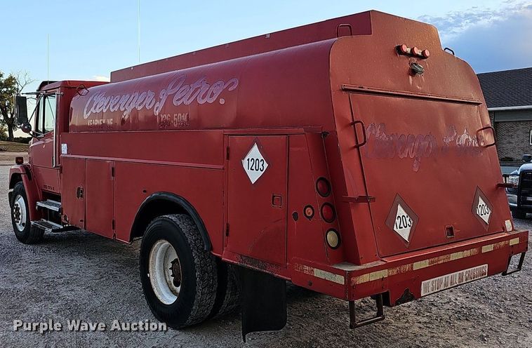 image for item DS5640 1999 Freightliner FL70  fuel truck